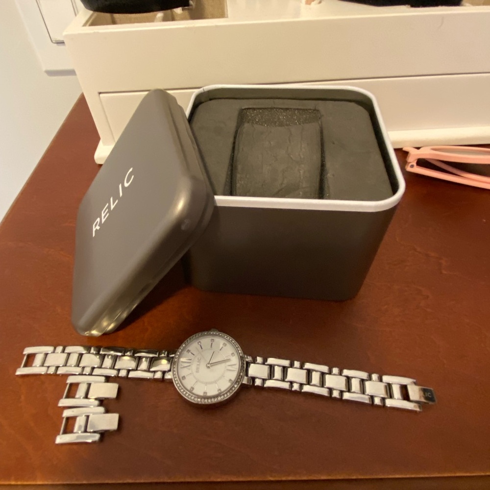 Relic by Fossil Silver-Tone Watch with Sparkling XS/L